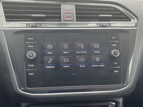 Used 2019 Volkswagen Tiguan SE image 8