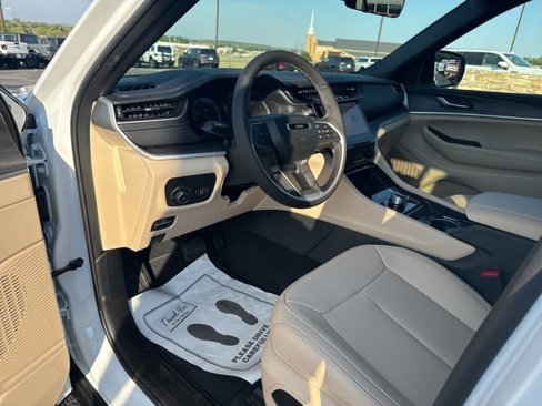 New 2025 Jeep Grand Cherokee Limited image 20