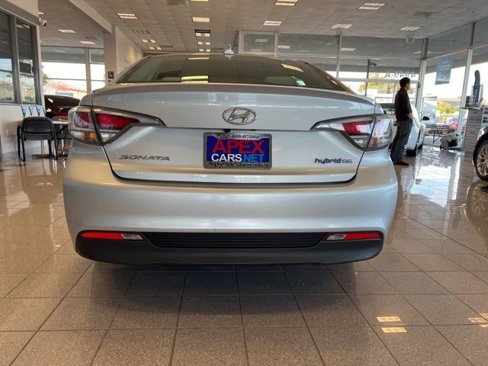 Used 2017 Hyundai Sonata SE image 8
