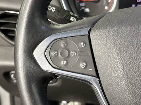 Used 2021 Chevrolet Traverse LT image 25