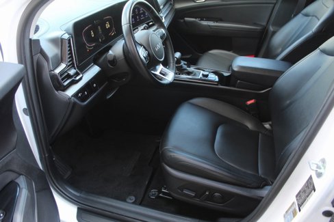 Used 2023 Kia Sportage EX image 9