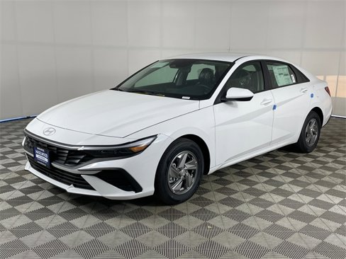 New 2025 Hyundai Elantra SE image 1