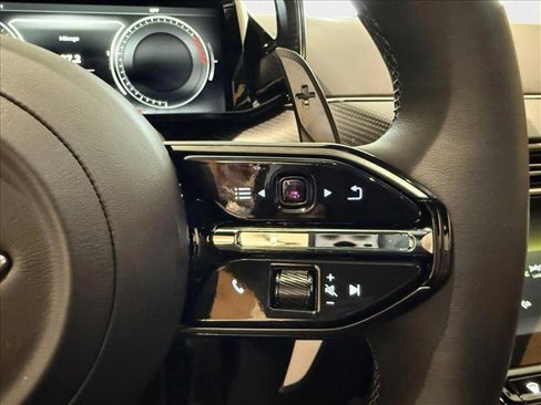 New 2025 Aston Martin V8 Vantage Coupe image 13