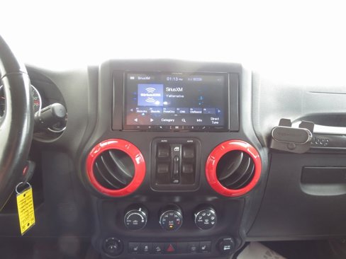 Used 2017 Jeep Wrangler Unlimited Rubicon image 17