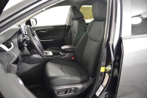 Used 2021 Toyota RAV4 XLE image 4