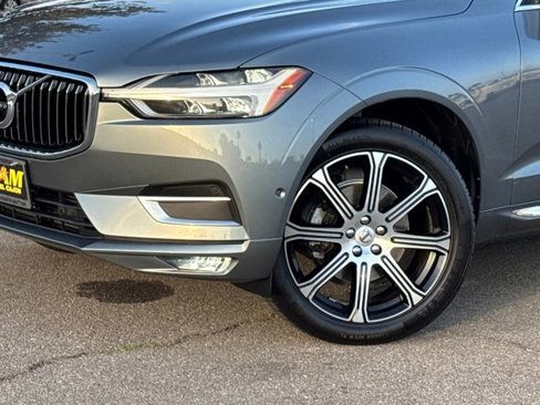 Used 2019 Volvo XC60 T5 Inscription image 3