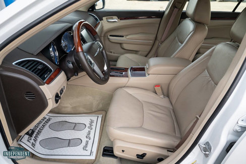 Used 2011 Chrysler 300 C image 15