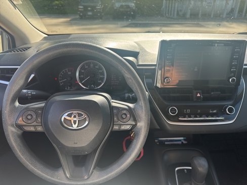 Used 2020 Toyota Corolla LE image 18