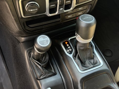 Used 2020 Jeep Gladiator Sport w/ Quick Order Package 24S image 23