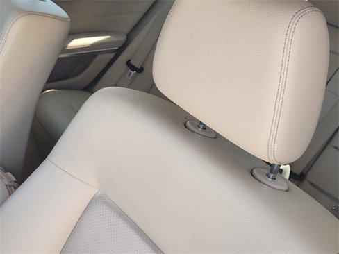 Used 2014 Mercedes-Benz E 350 4MATIC Sedan image 24