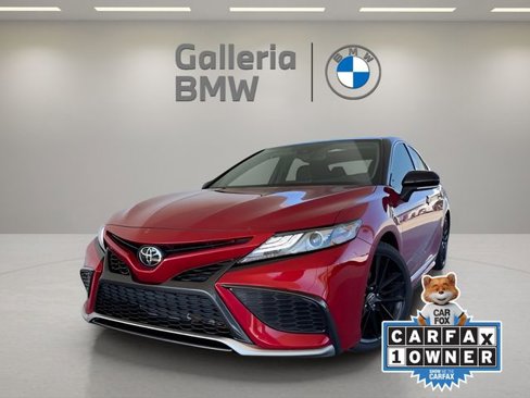 Used 2022 Toyota Camry XSE image 1