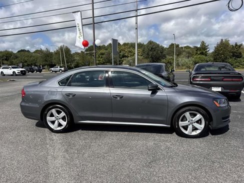 Used 2013 Volkswagen Passat 2.5 SE image 2