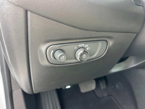 Certified 2021 Chevrolet Equinox LS image 15
