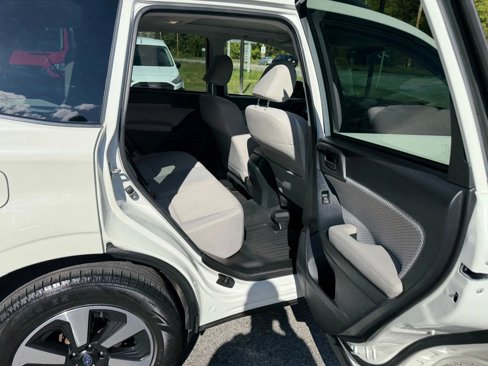 Used 2018 Subaru Forester 2.5i Premium w/ All-Weather Package image 16