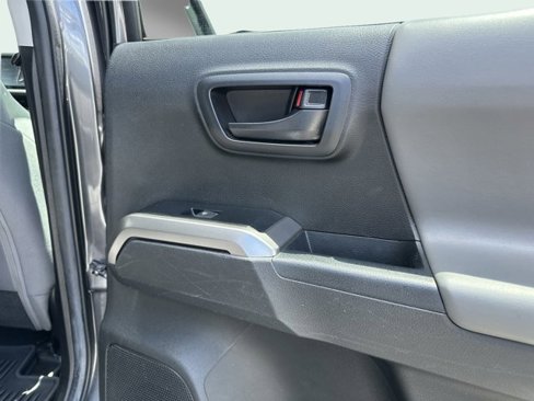 Used 2022 Toyota Tacoma SR5 image 12