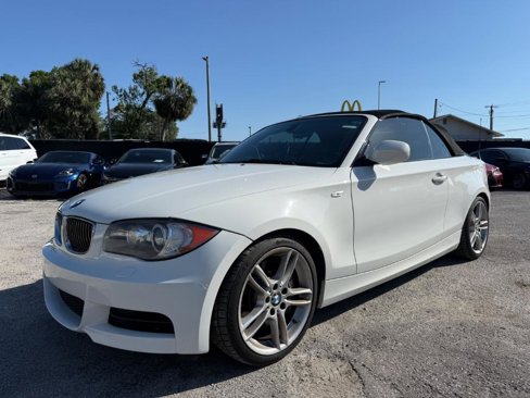 Used 2010 BMW 135i Convertible image 1