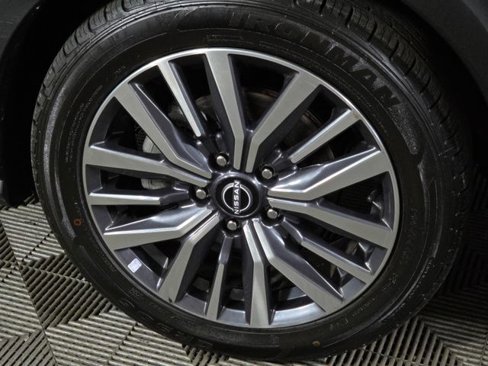 Used 2023 Nissan Kicks SV image 10