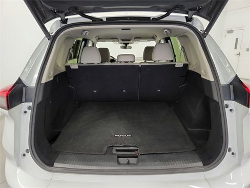 Used 2024 Nissan Rogue SV image 38