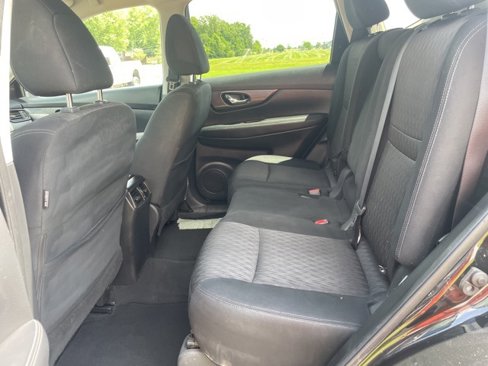 Used 2018 Nissan Rogue SV image 9