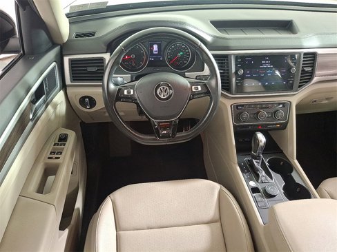 Used 2019 Volkswagen Atlas SE image 2