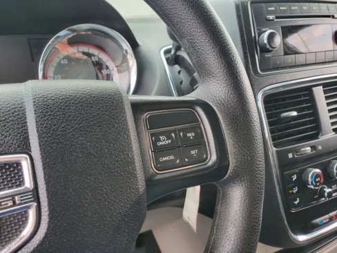 Used 2016 Dodge Grand Caravan SE w/ Quick Order Package 29E SE image 12