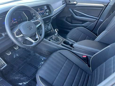 Used 2024 Volkswagen Jetta Sport image 9