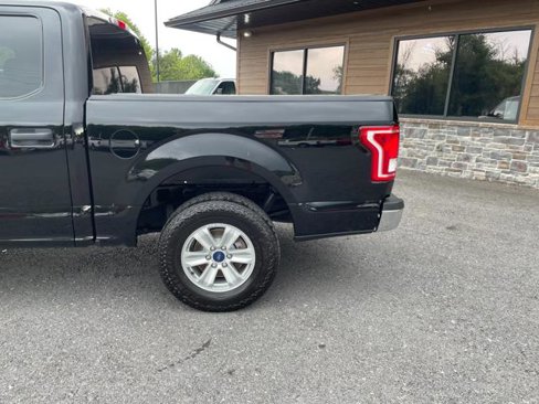 Used 2017 Ford F150 XLT w/ Trailer Tow Package image 4