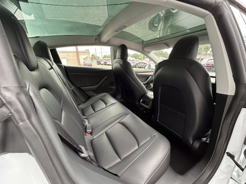 Used 2023 Tesla Model 3 Standard Range image 7