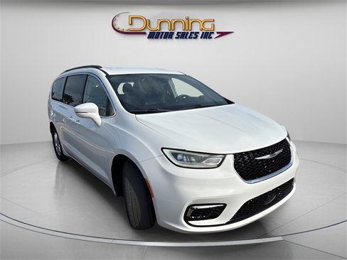 Used 2022 Chrysler Pacifica Touring-L image 4
