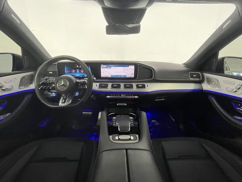 Certified 2024 Porsche Macan image 11