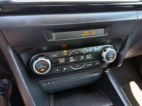 Used 2015 MAZDA MAZDA3 i Touring w/ Technology Package image 22
