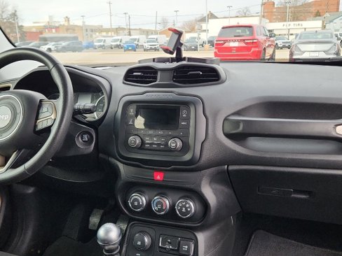 Used 2017 Jeep Renegade Sport w/ Power & Air Group image 11