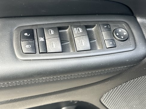Used 2022 Jeep Grand Cherokee Laredo X image 14