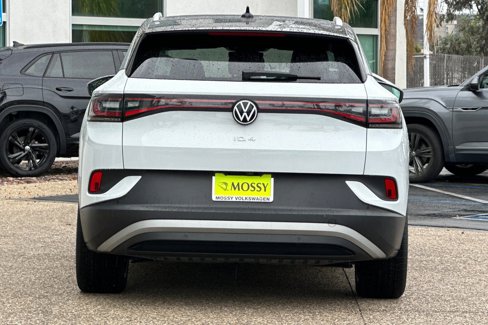 Certified 2021 Volkswagen ID.4 Pro S w/ Gradient Package image 5