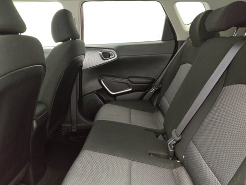 Used 2022 Kia Soul LX image 18