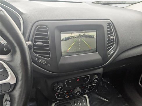 Used 2020 Jeep Compass Latitude w/ Cold Weather Group image 13