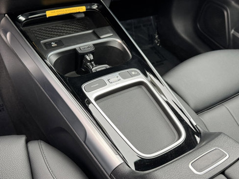 Certified 2025 Mercedes-Benz GLB 250 image 20