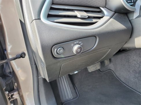 Used 2023 Chevrolet Malibu LT image 12
