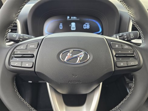 New 2025 Hyundai Venue SEL image 18