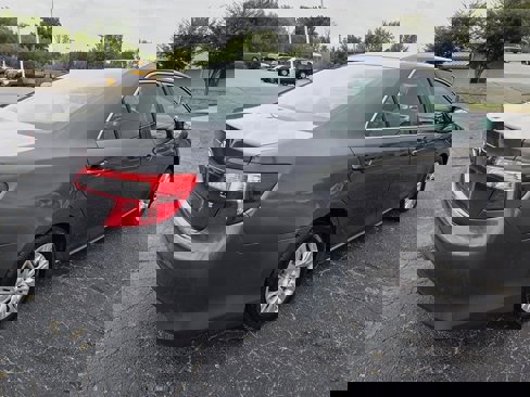 Used 2012 Toyota Camry LE image 3