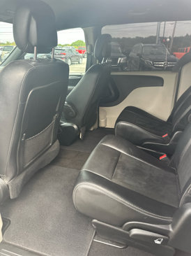 Used 2018 Dodge Grand Caravan SXT image 13