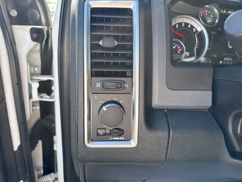 Used 2015 RAM 3500 SLT w/ Luxury Group image 14