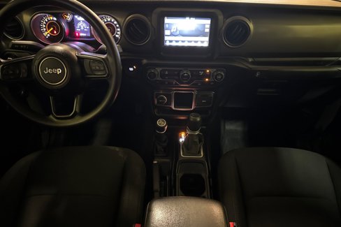 Used 2023 Jeep Gladiator Sport image 14