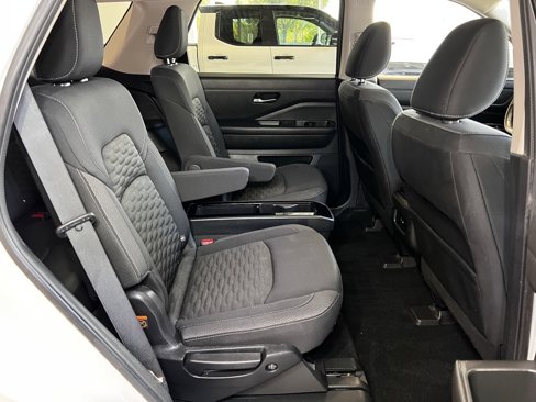 Used 2022 Nissan Pathfinder SV w/ SV Premium Package image 59
