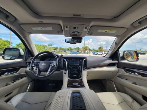 Used 2016 Cadillac Escalade ESV Luxury image 15