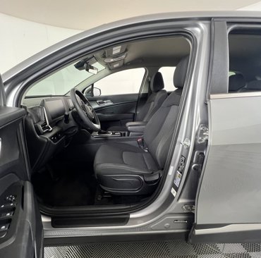 Used 2023 Kia Sportage LX image 9