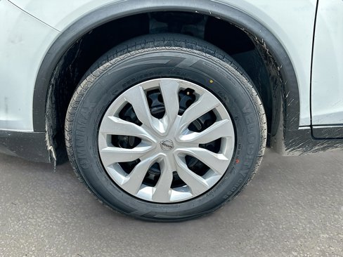 Certified 2020 Nissan Rogue S image 29
