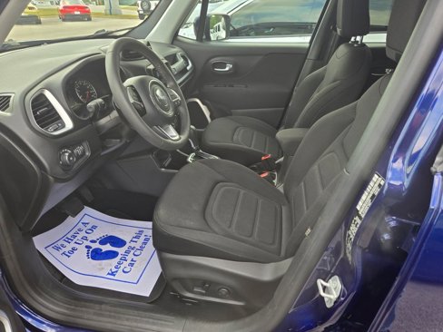 Used 2020 Jeep Renegade Latitude w/ UConnect 8.4 Nav Group image 7