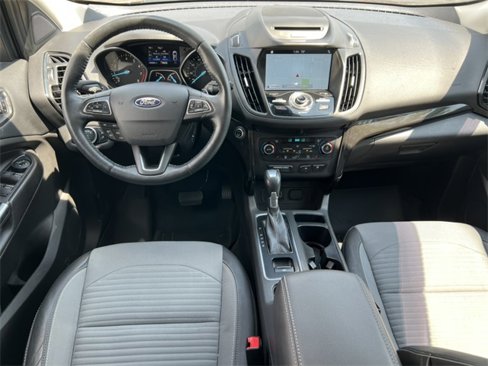 Used 2017 Ford Escape Titanium image 3
