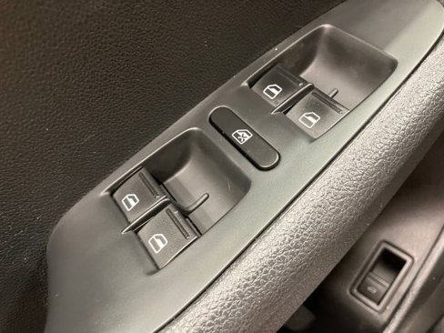 Used 2017 Volkswagen Jetta SE image 31